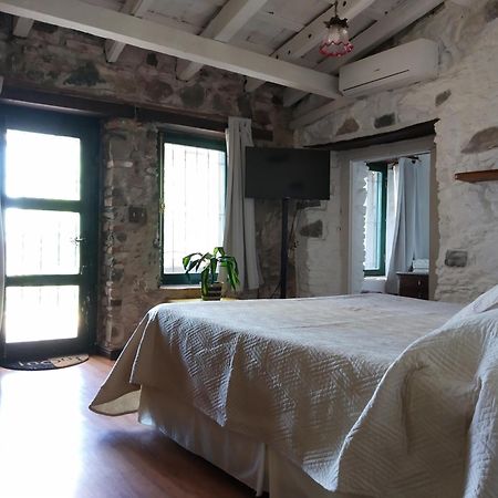 Casa Francis - Apartamentos โกโลเนีย เดล ซากราเมนโต ภายนอก รูปภาพ