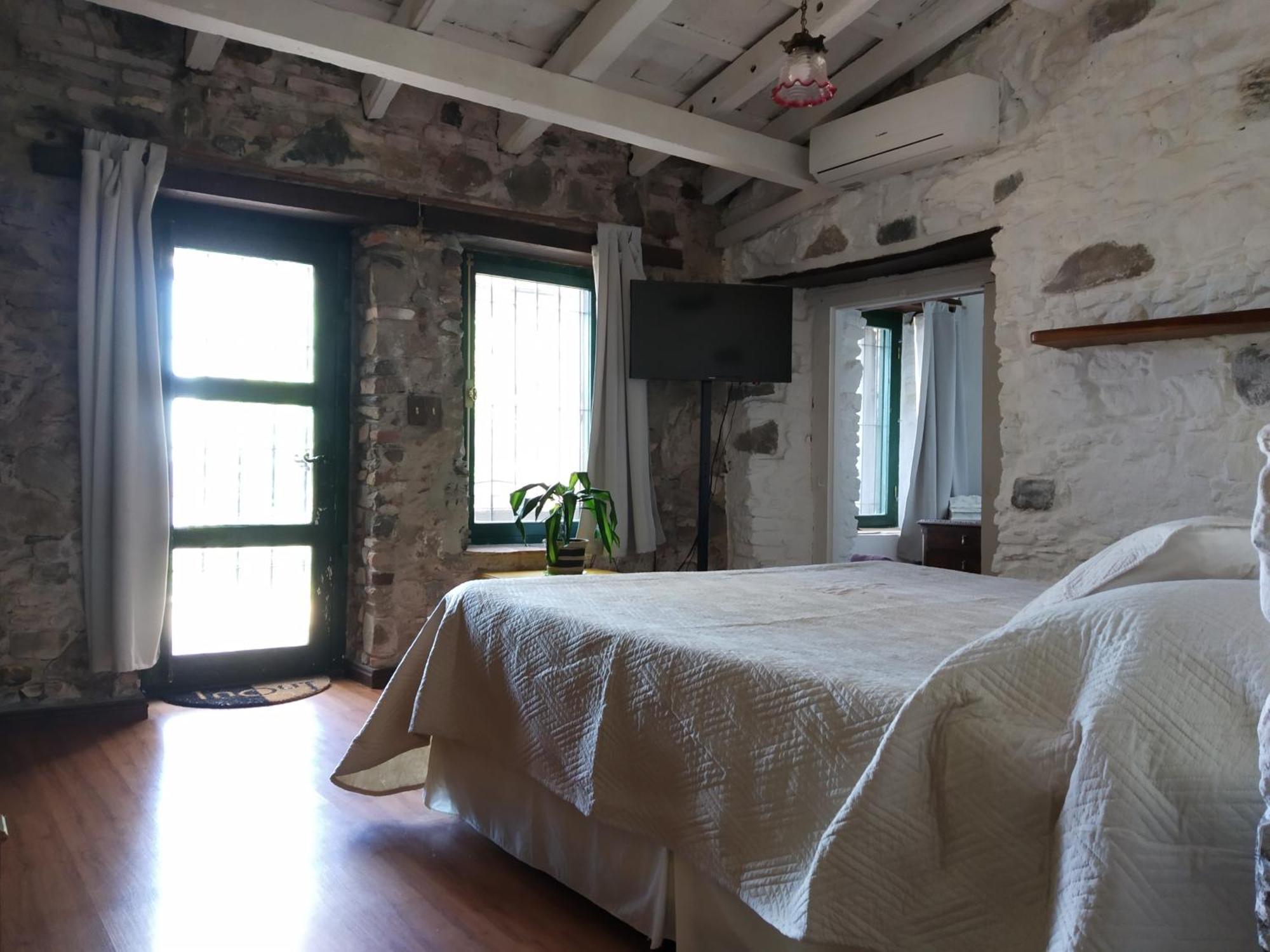 Casa Francis - Apartamentos โกโลเนีย เดล ซากราเมนโต ภายนอก รูปภาพ